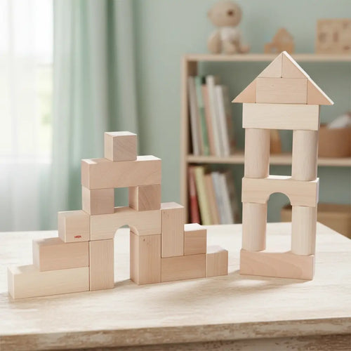 Holzbausteine und Montessori Bausteine für kreatives Bauen und Spielen