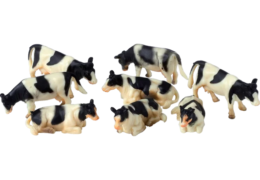 Figurenset mit 8 schwarz-weißen Kuhfiguren im Maßstab 1:87
