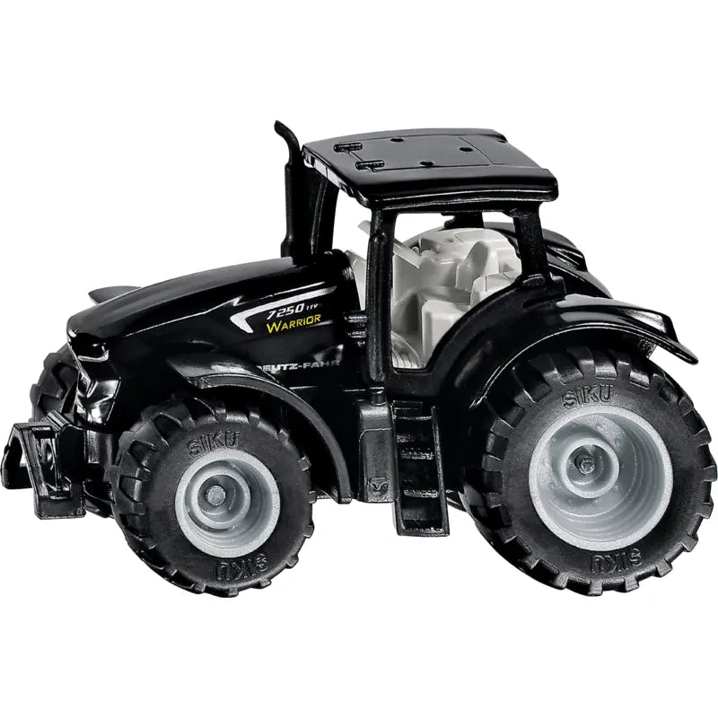 Siku Deutz-Fahr TTV 7250 Warrior mit Anhänger im Maßstab 1:87, Seitenansicht